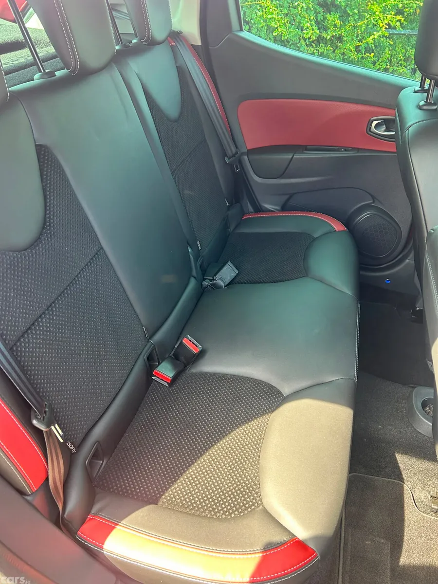 Renault Clio Hatchback, Petrol, 2018, Red