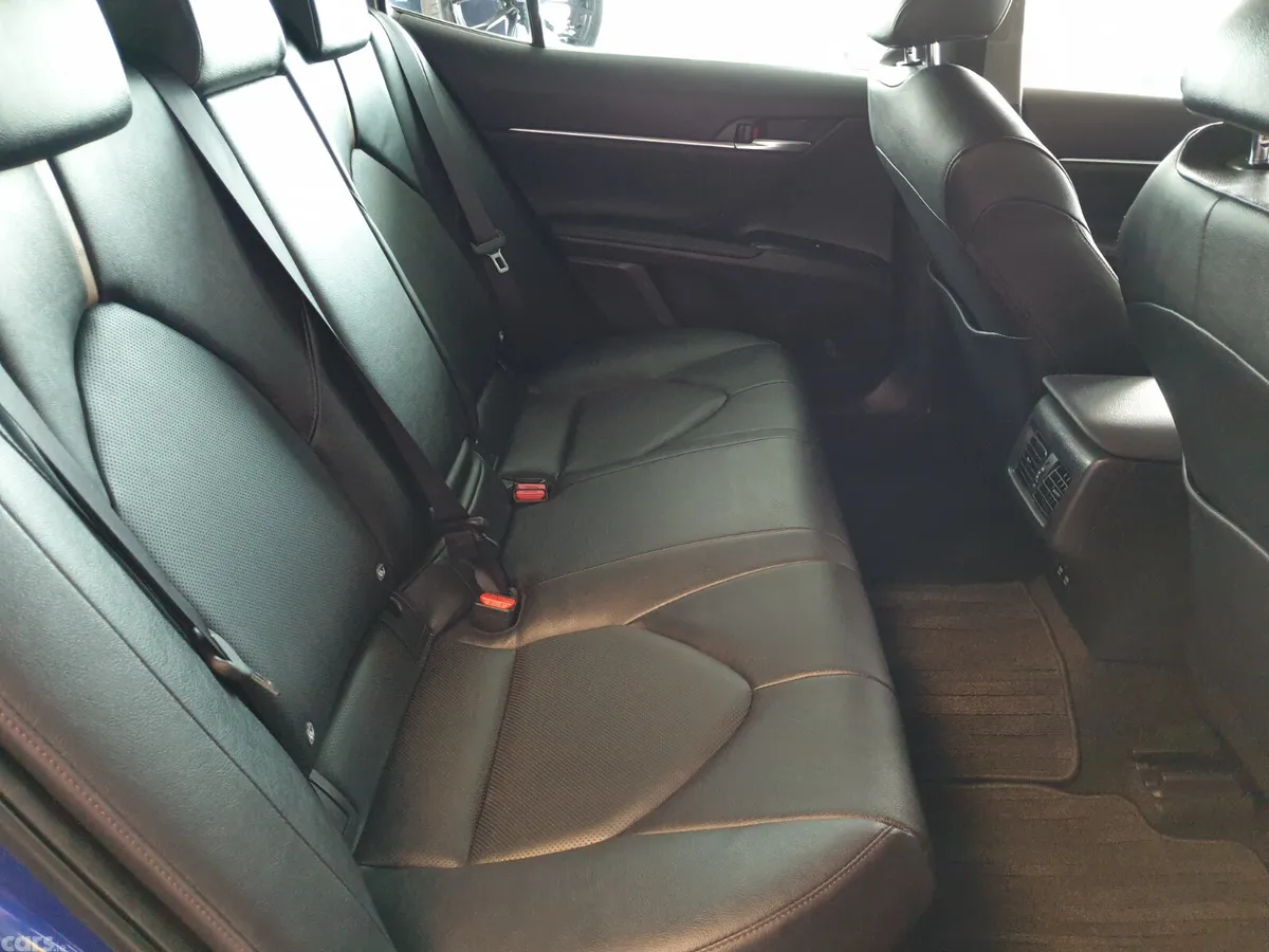 Toyota Camry Saloon, Petrol Hybrid, 2021, Blue