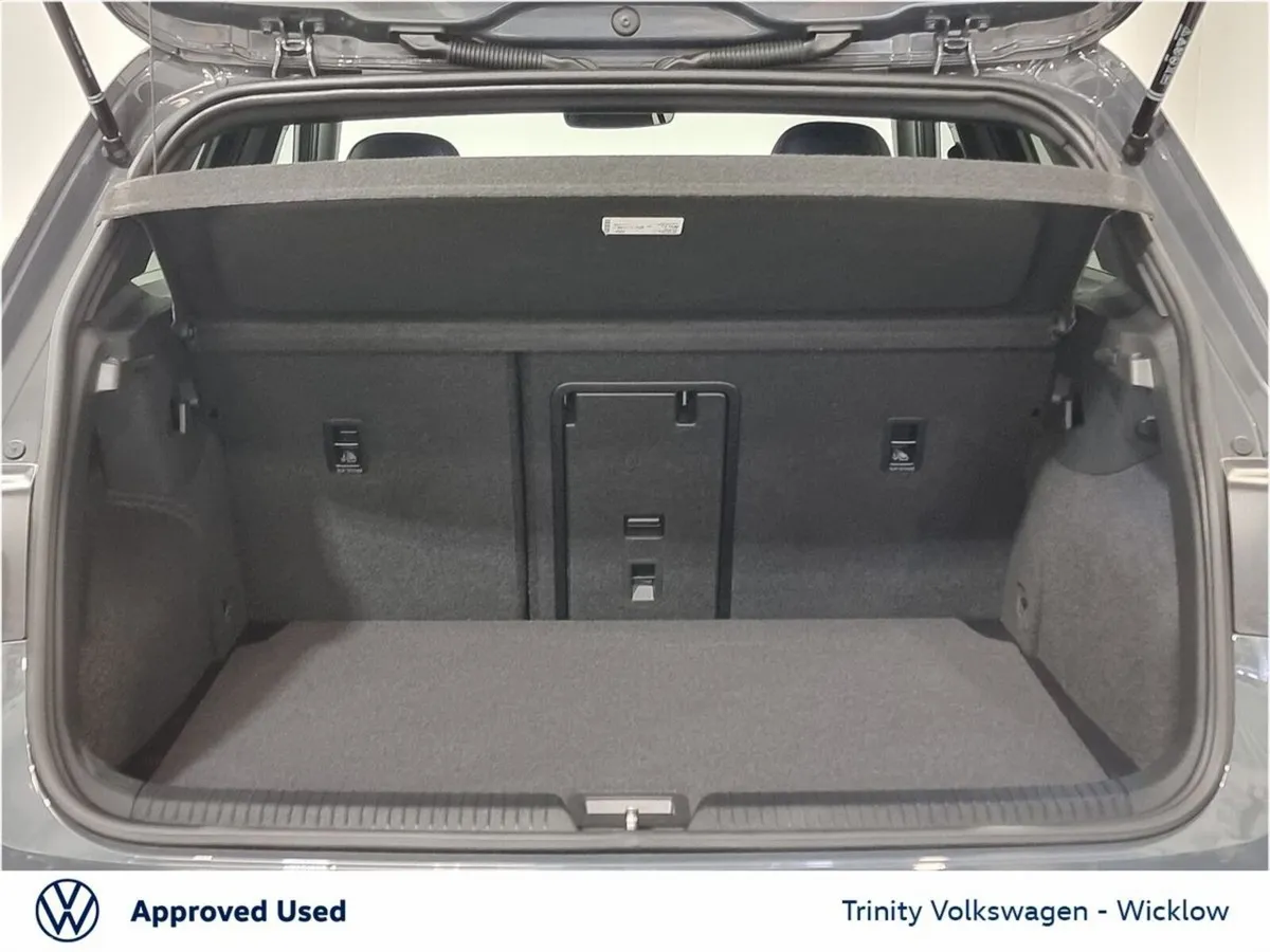 Volkswagen Golf Estate, Petrol, 2025, Grey