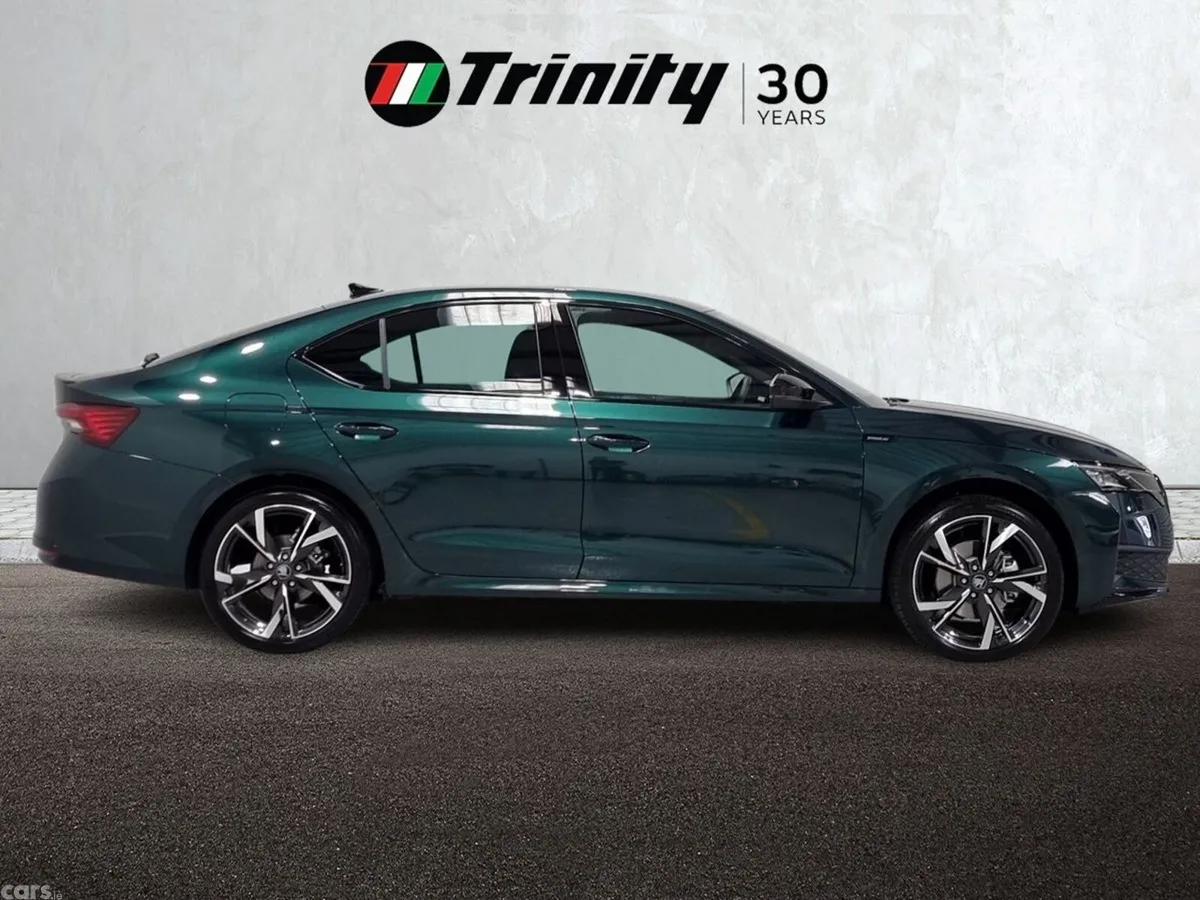 Skoda Octavia Saloon, Diesel, 2027, Green