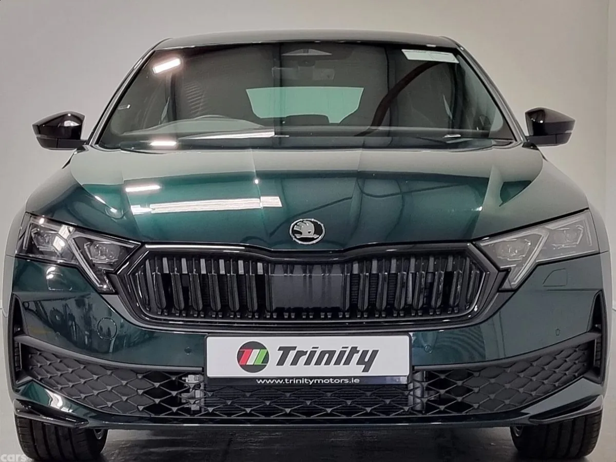 Skoda Octavia Saloon, Diesel, 2027, Green