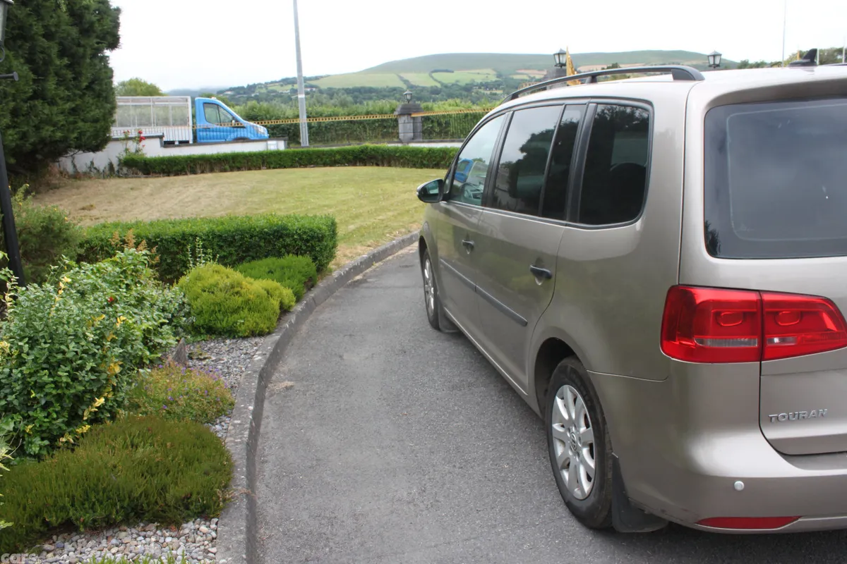Volkswagen Touran MPV, Diesel, 2013, Brown