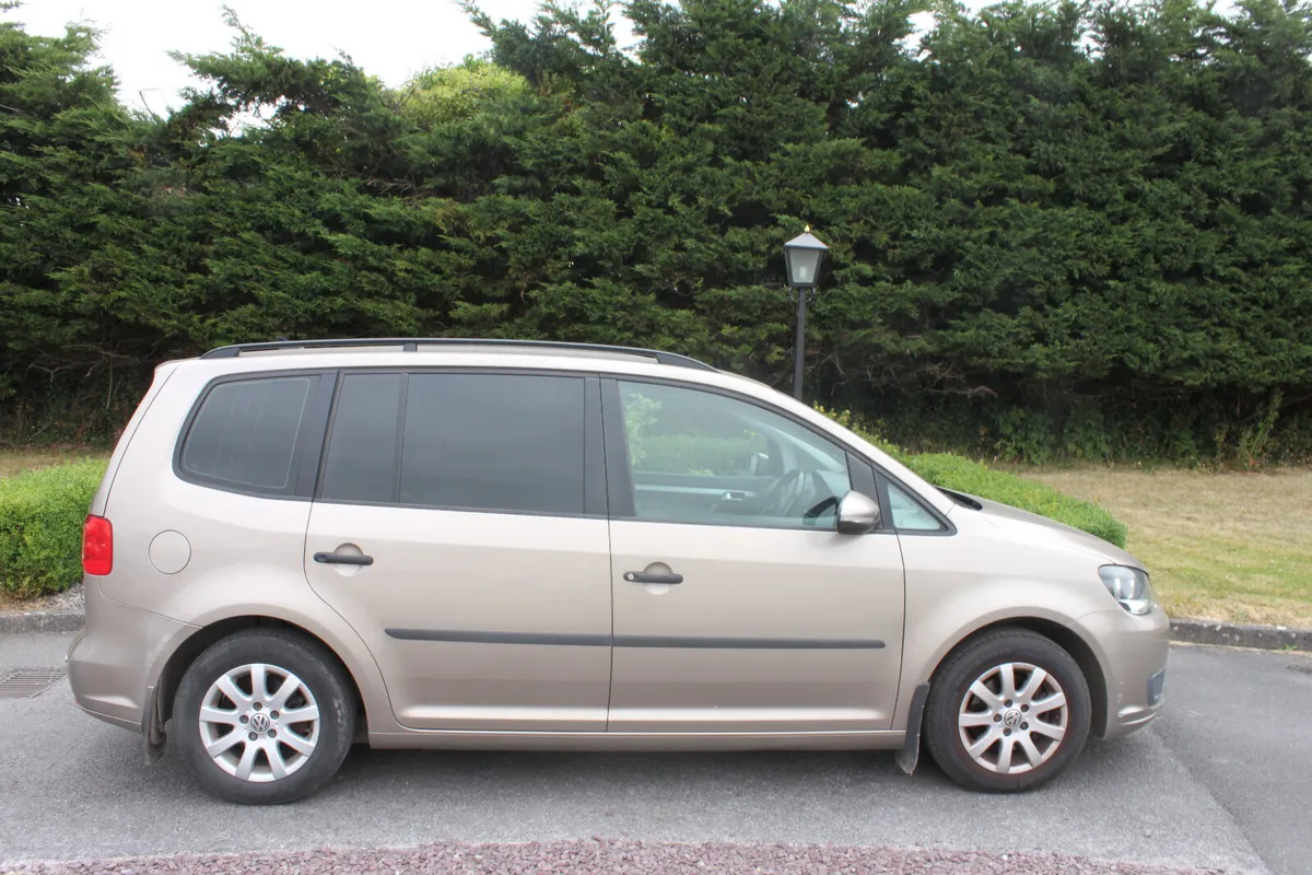 Volkswagen Touran MPV, Diesel, 2013, Brown