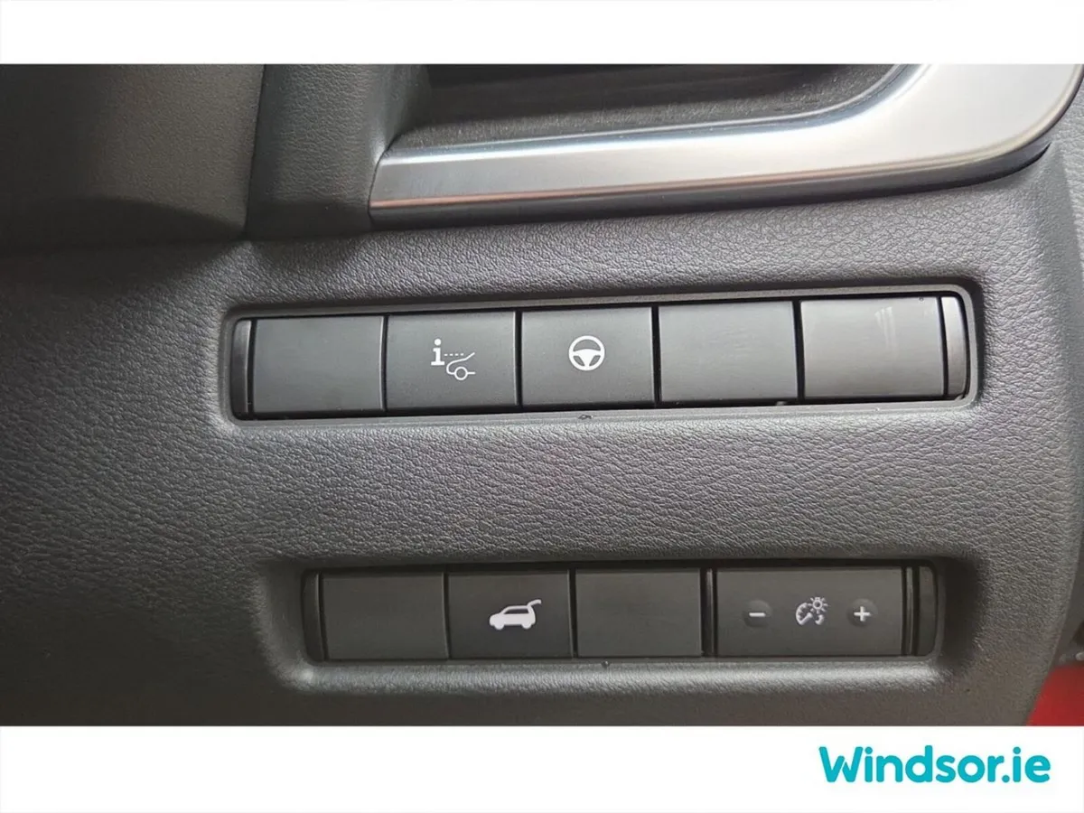 Nissan X-Trail SUV, Petrol Hybrid, 2023, Red