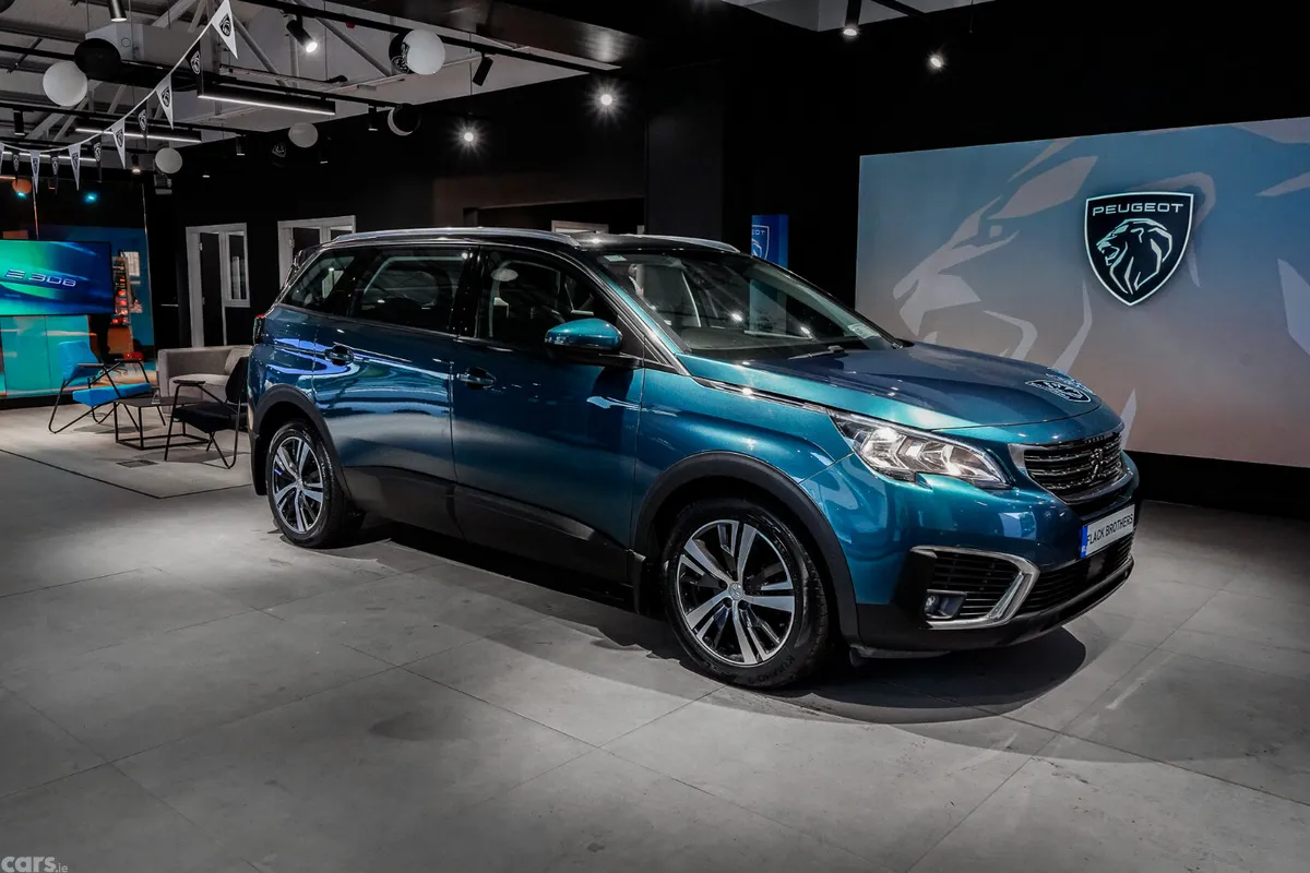 Peugeot 5008 MPV, Diesel, 2019, Green