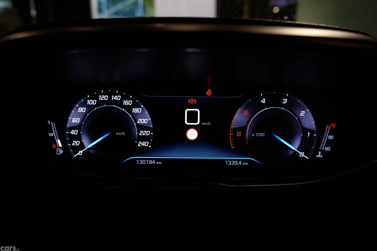 Peugeot 5008 MPV, Diesel, 2019, Green