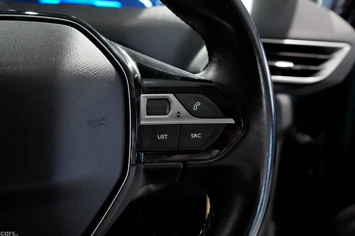 Peugeot 5008 MPV, Diesel, 2019, Green