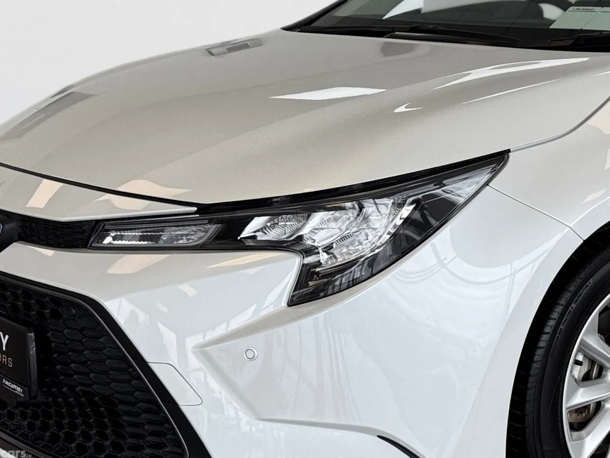 Toyota Corolla Estate, Petrol Hybrid, 2022, White