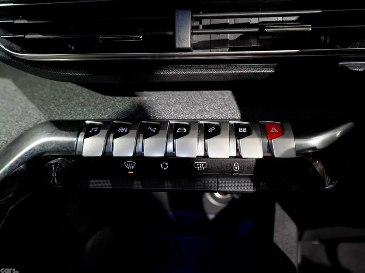 Peugeot 3008 MPV, Diesel, 2023, Black