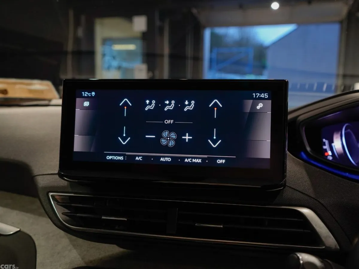 Peugeot 3008 MPV, Diesel, 2023, Black