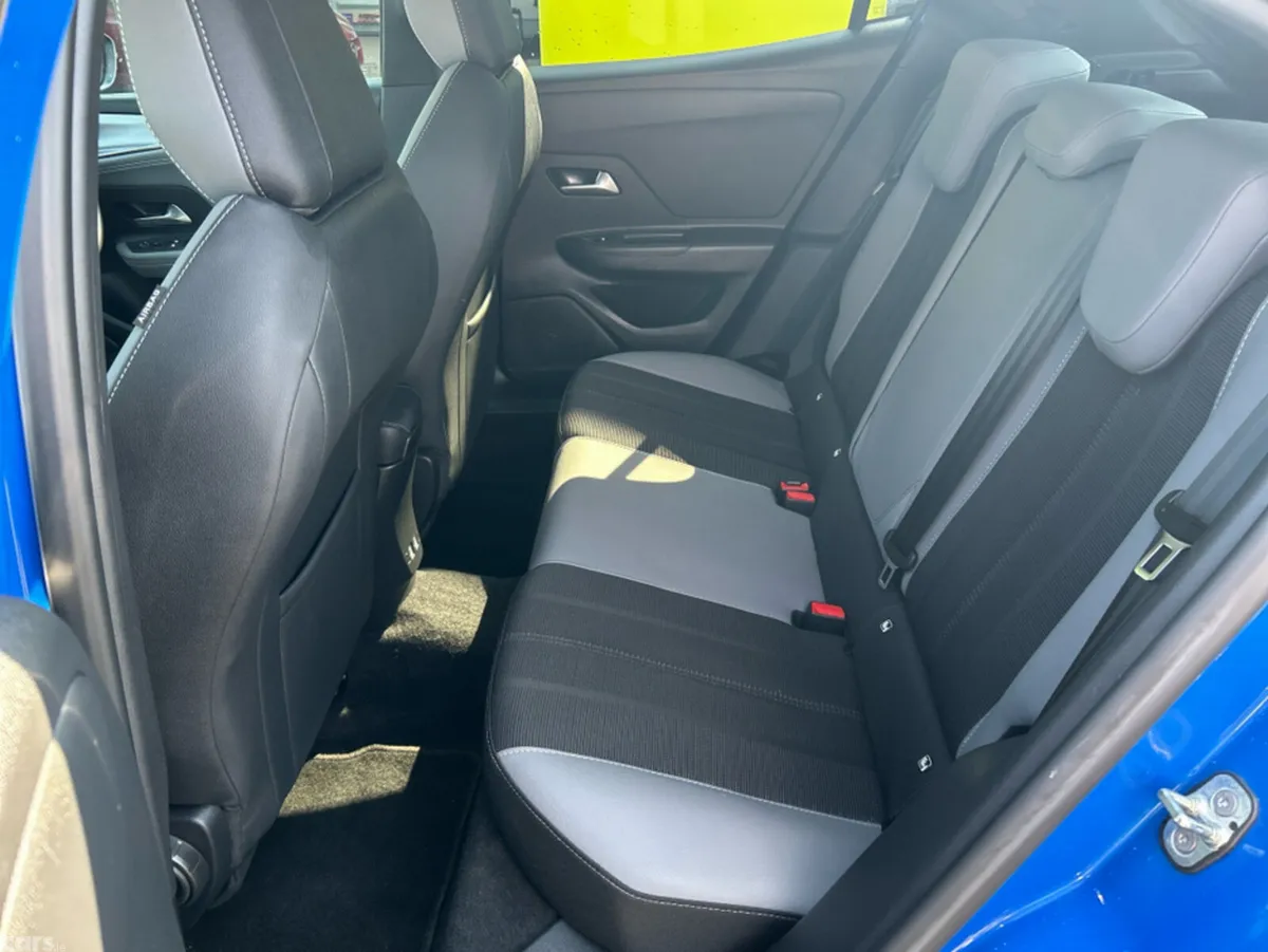 Opel Mokka MPV, Petrol, 2023, Blue