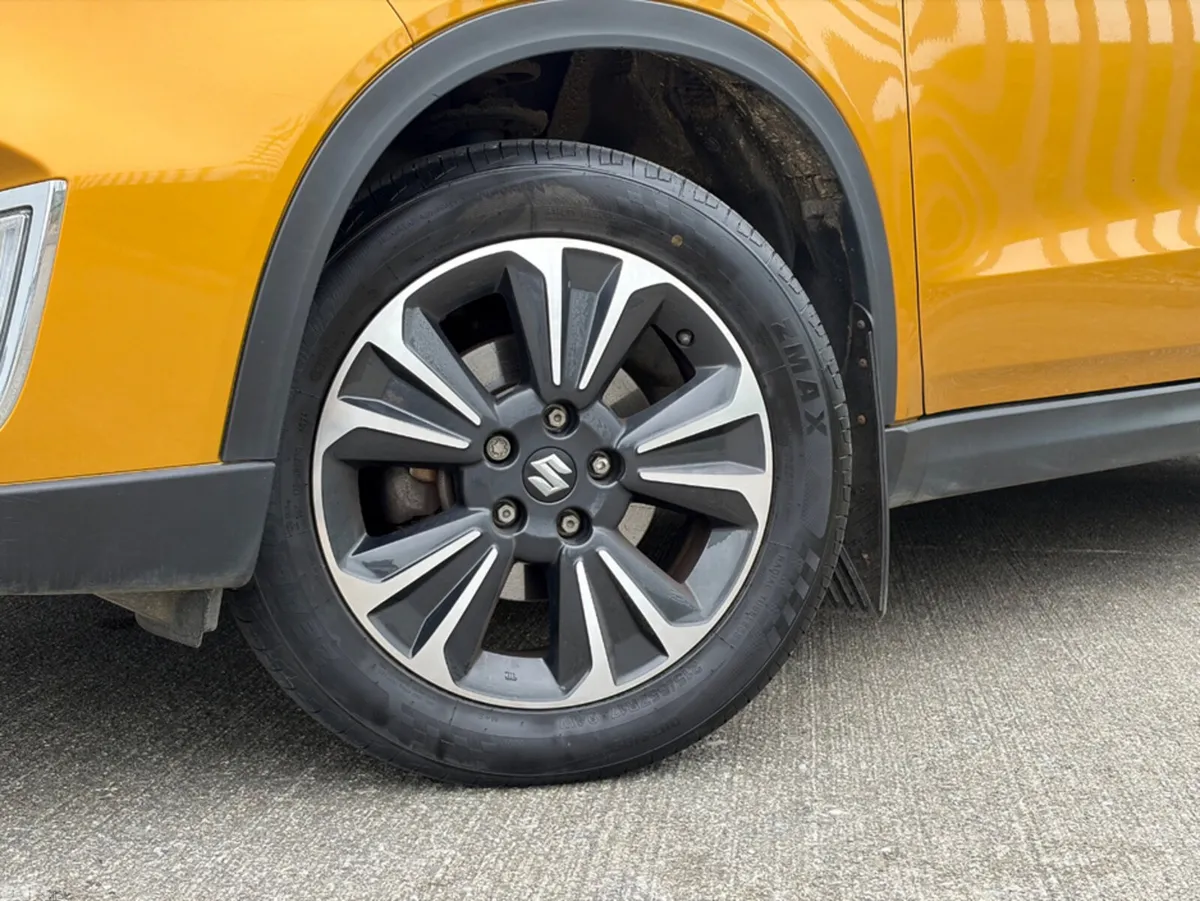 Suzuki Vitara SUV, Petrol Hybrid, 2024, Yellow