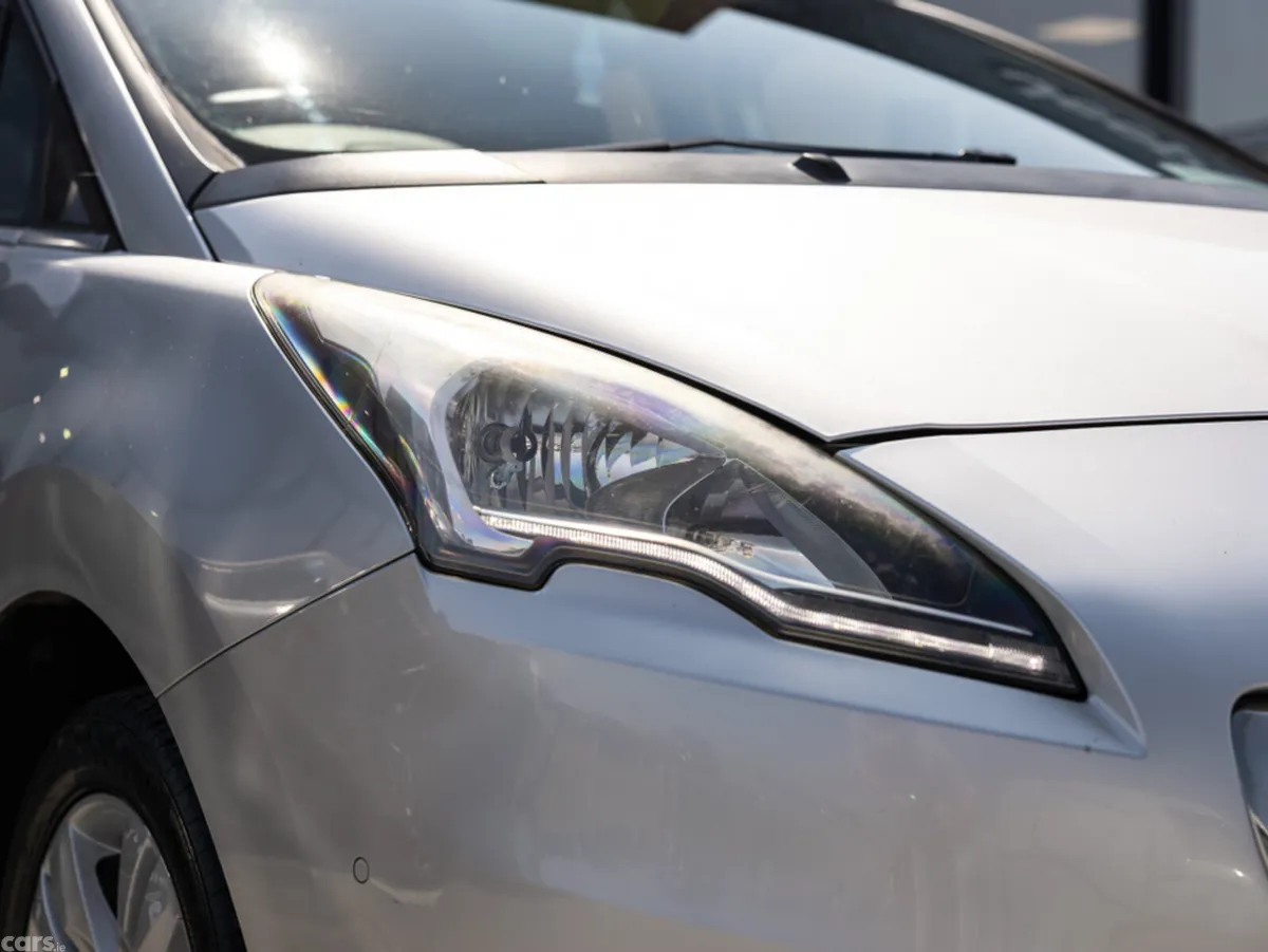 Peugeot 5008 MPV, Diesel, 2016, Silver