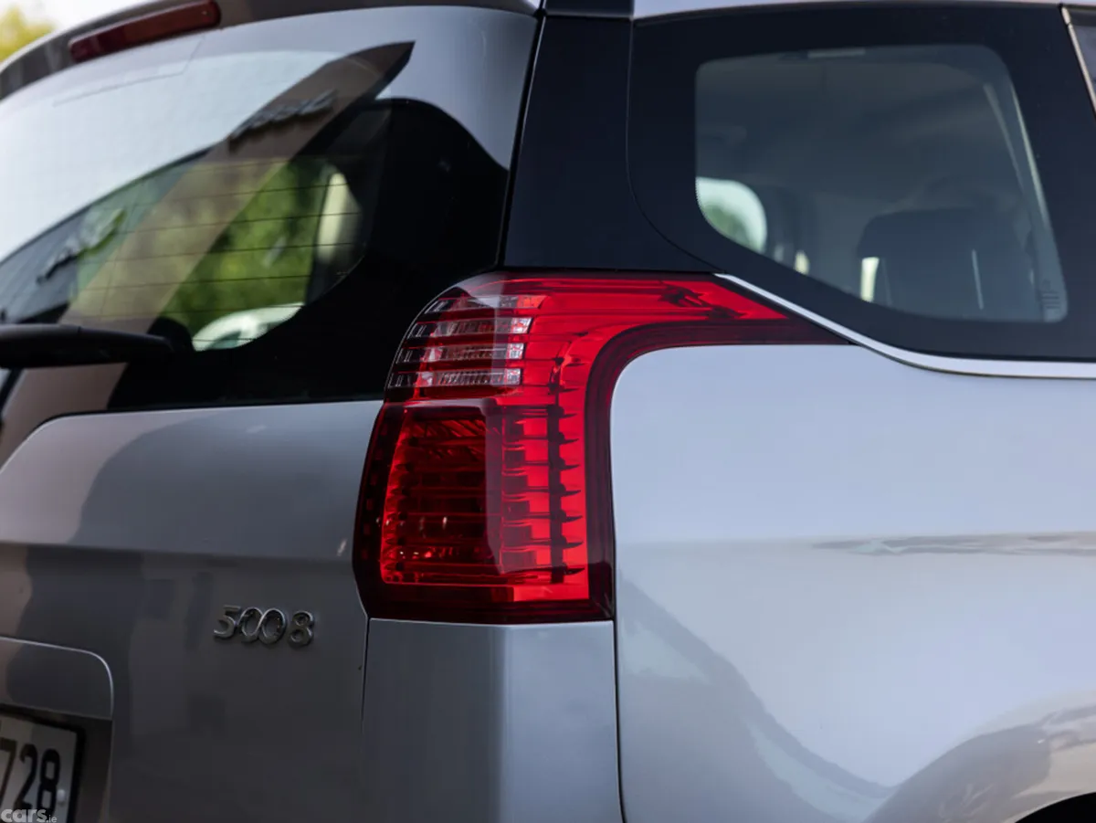 Peugeot 5008 MPV, Diesel, 2016, Silver