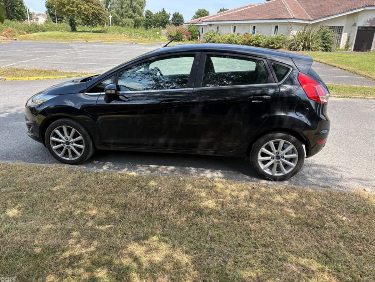 Ford Fiesta Hatchback, Petrol, 2015, Black