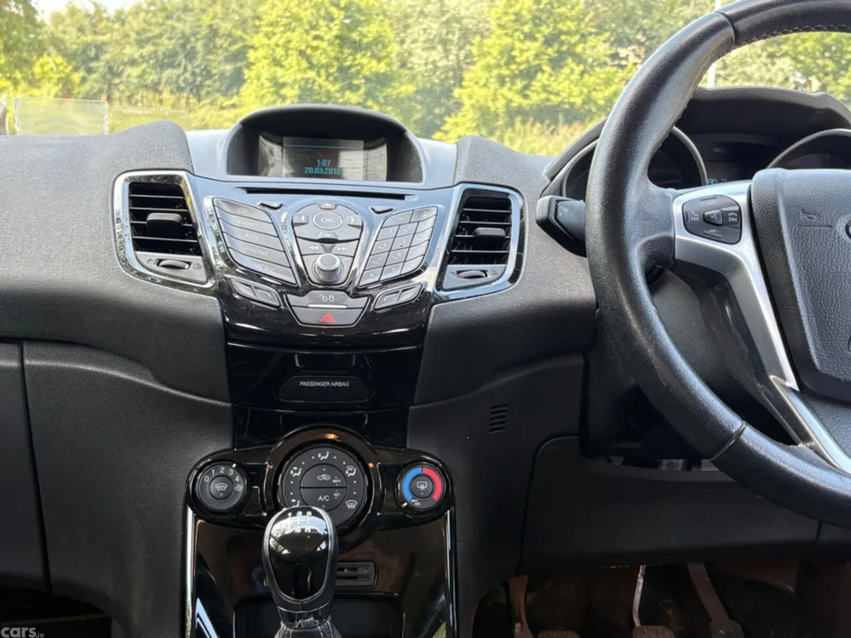 Ford Fiesta Hatchback, Petrol, 2015, Black