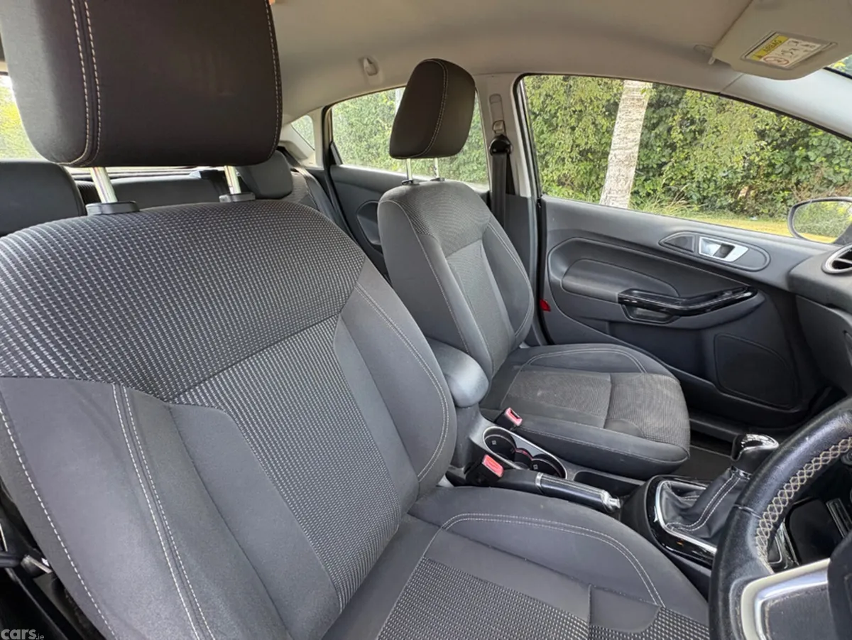 Ford Fiesta Hatchback, Petrol, 2015, Black