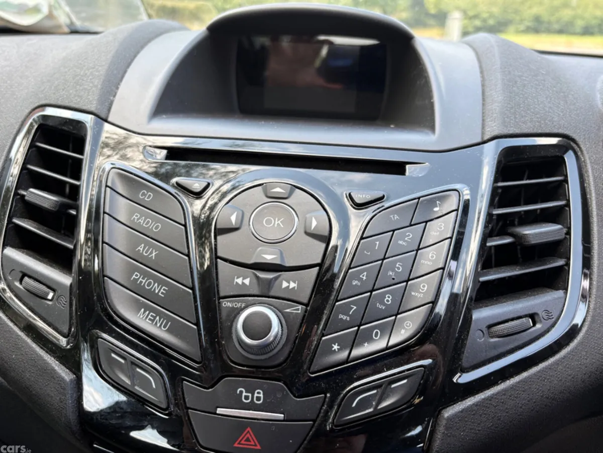 Ford Fiesta Hatchback, Petrol, 2015, Black