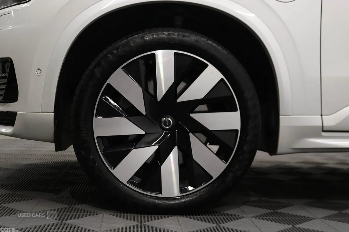 Volvo XC90 SUV, Petrol Hybrid, 2024, White