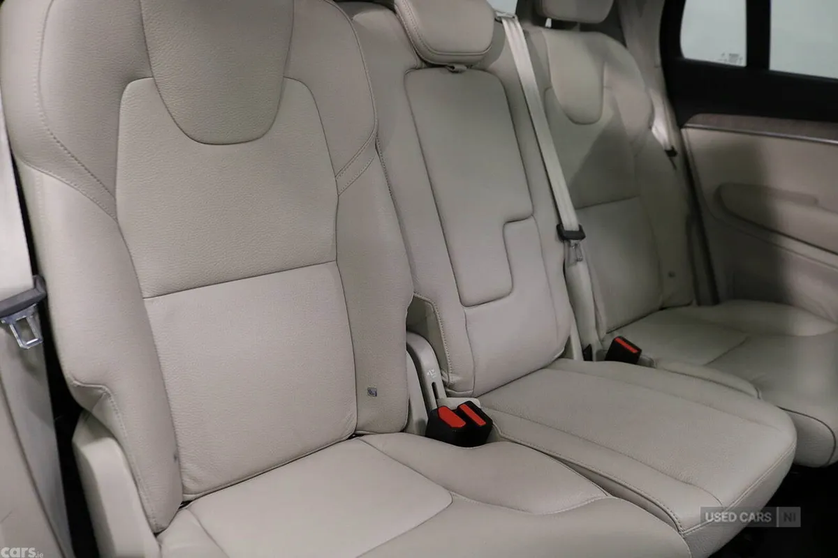 Volvo XC90 SUV, Diesel Hybrid, 2023, Black