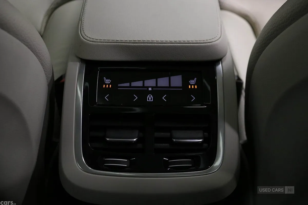 Volvo XC90 SUV, Diesel Hybrid, 2023, Black
