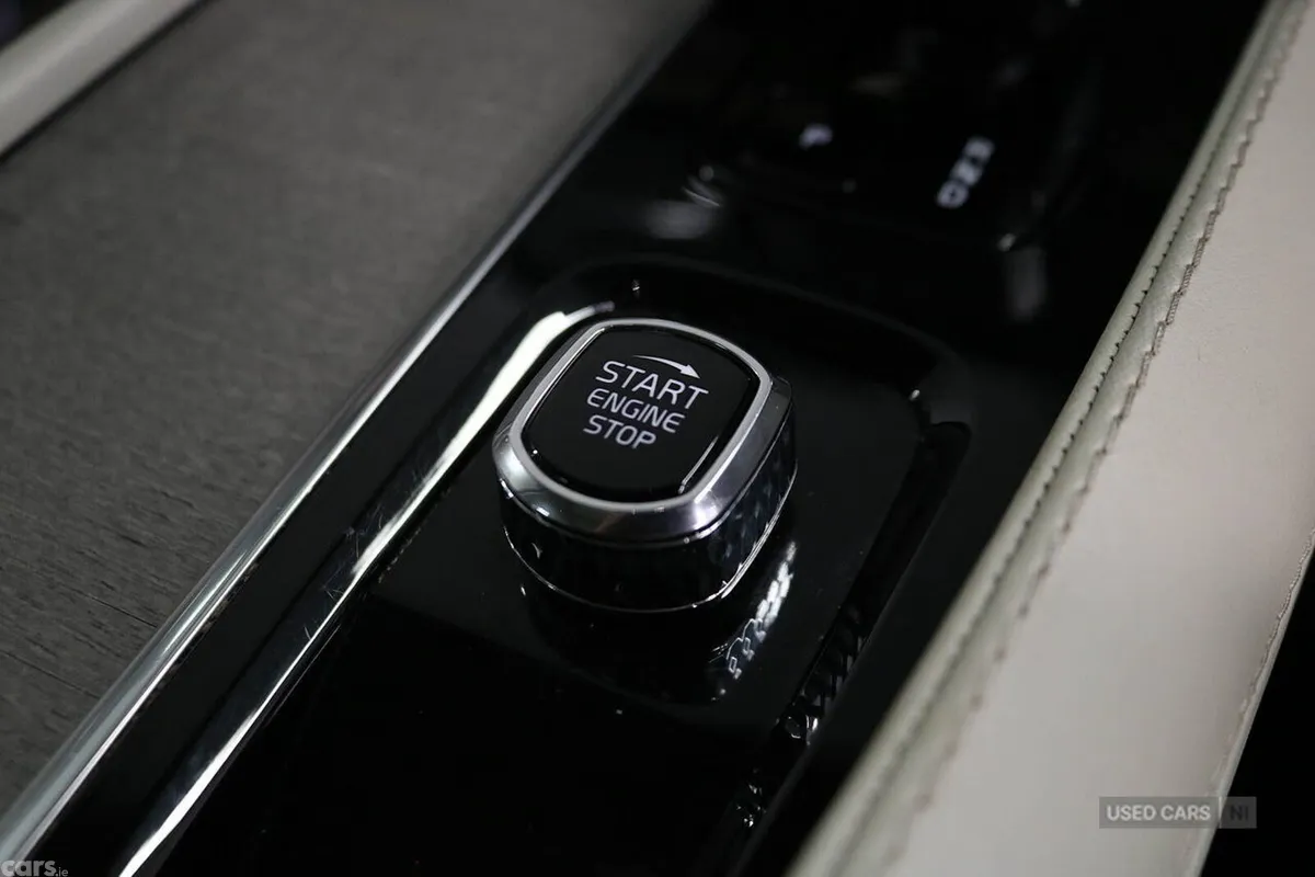 Volvo XC90 SUV, Diesel Hybrid, 2023, Black