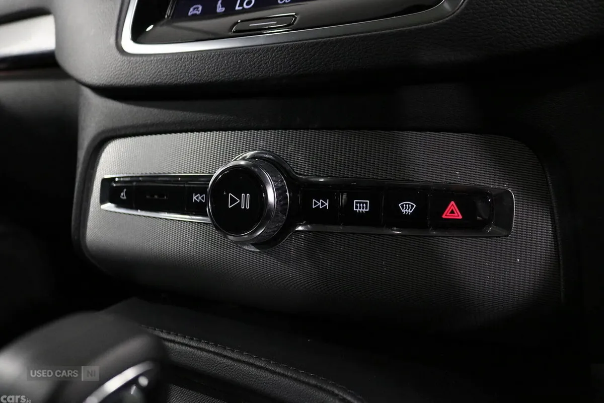 Volvo XC90 SUV, Petrol Hybrid, 2024, White