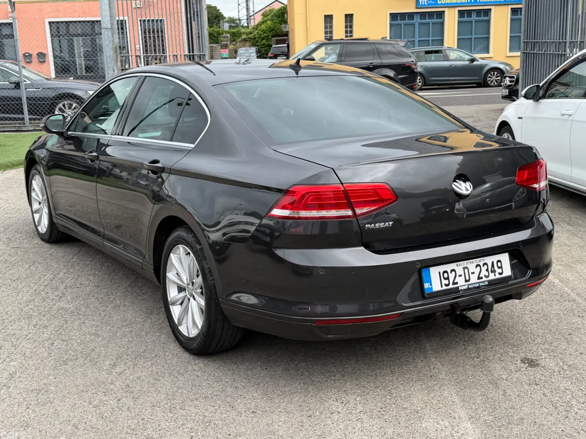 Volkswagen Passat Saloon, Diesel, 2019, Grey