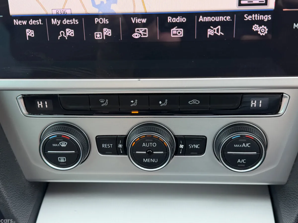 Volkswagen Passat Saloon, Diesel, 2019, Grey