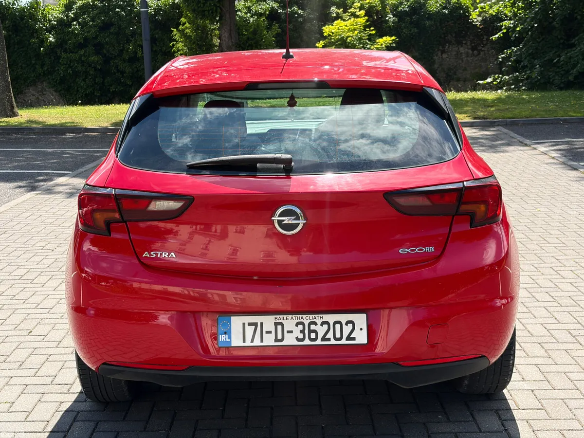Opel Astra Hatchback, Diesel, 2017, Red