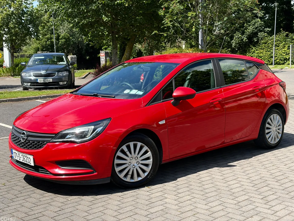 Opel Astra Hatchback, Diesel, 2017, Red
