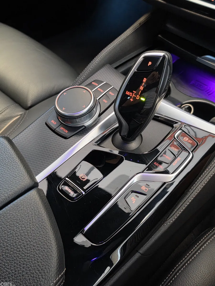 BMW 5-Series Estate, Petrol Plug-in Hybrid, 2021, White