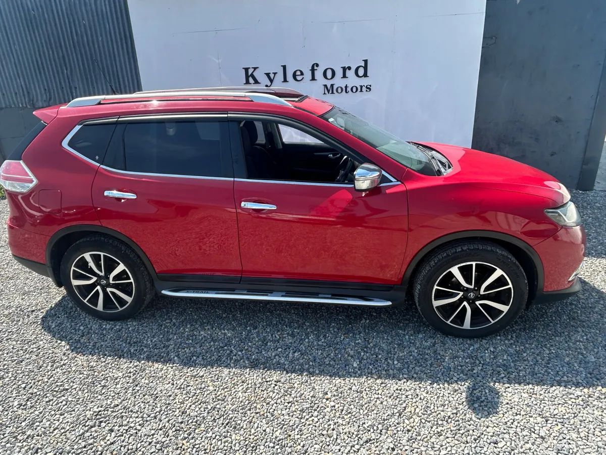 Nissan X-Trail SUV, Diesel, 2015, Red