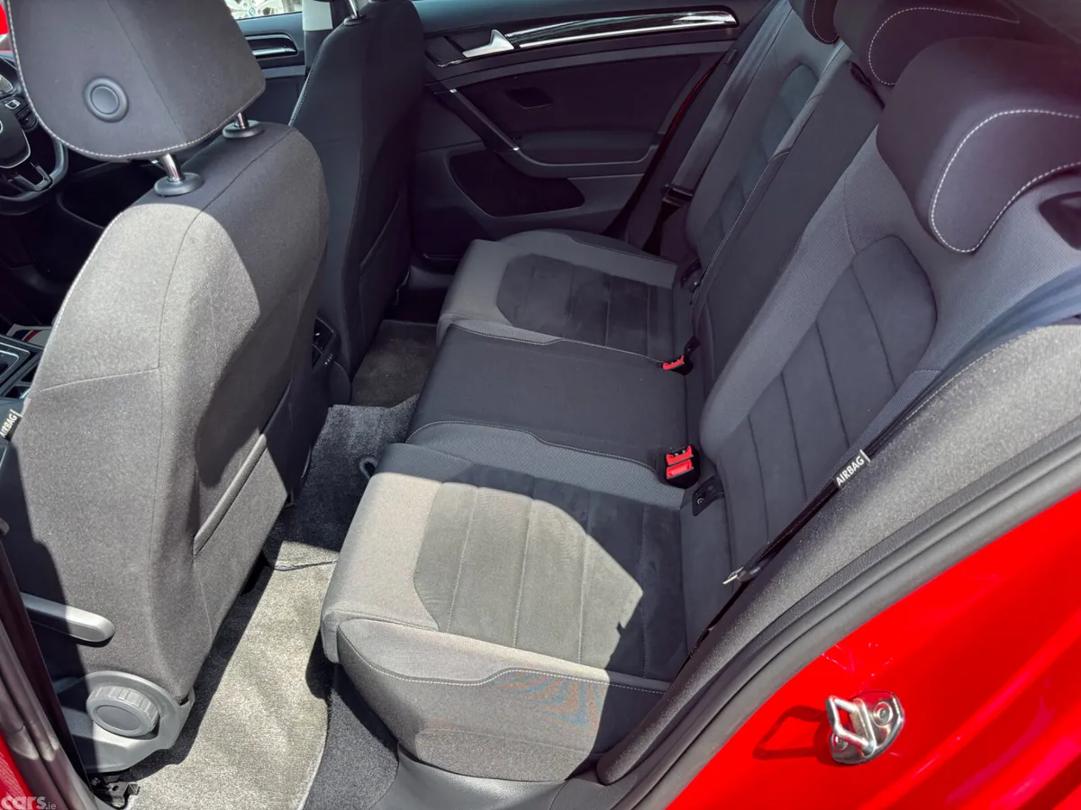 Volkswagen Golf Hatchback, Petrol, 2017, Red