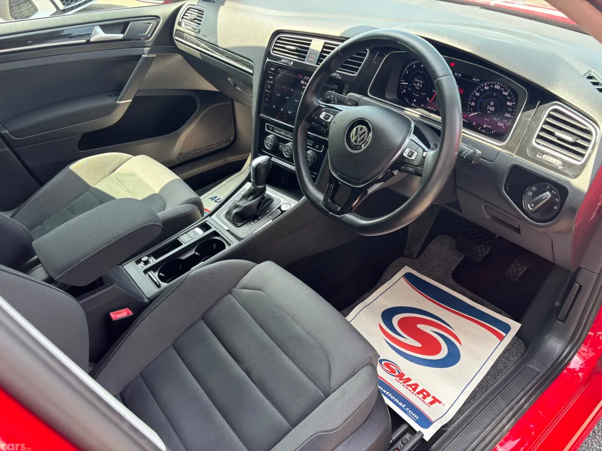 Volkswagen Golf Hatchback, Petrol, 2017, Red