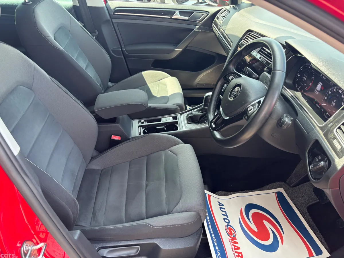 Volkswagen Golf Hatchback, Petrol, 2017, Red
