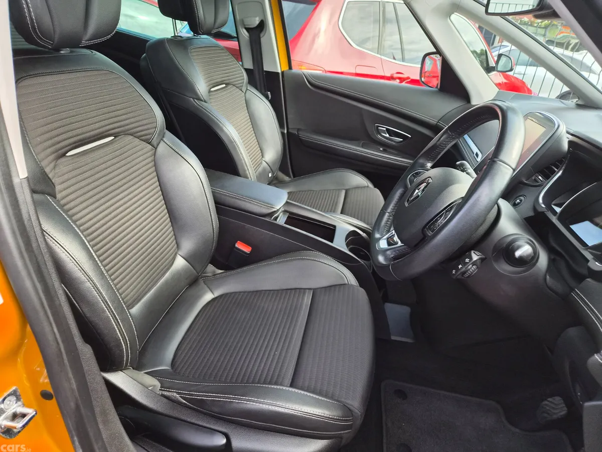 Renault Scenic MPV, Diesel, 2017, Yellow