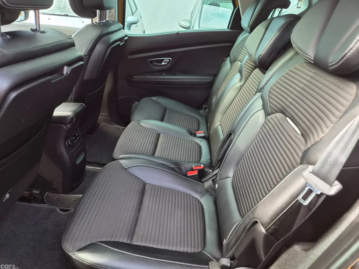 Renault Scenic MPV, Diesel, 2017, Yellow