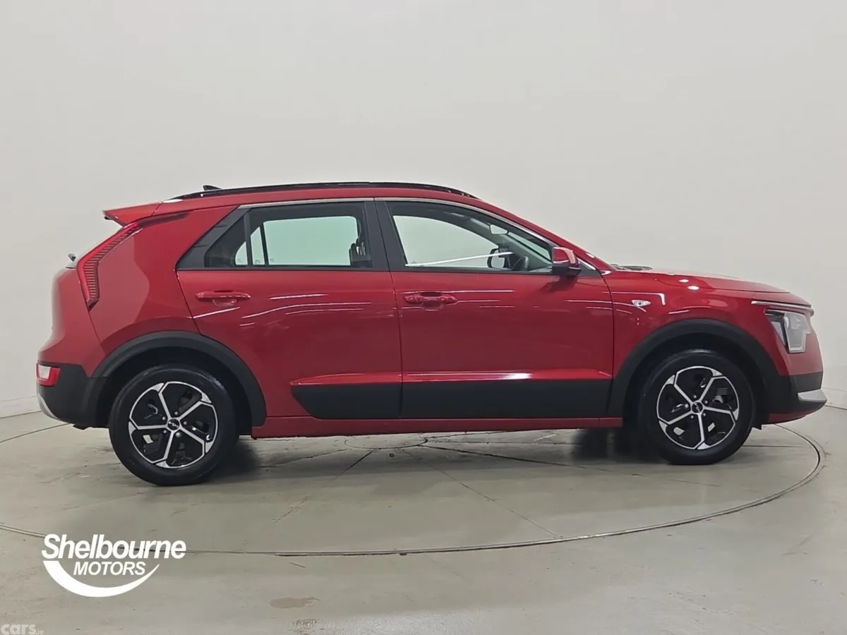 Kia Niro Estate, Petrol Hybrid, 2025, Red