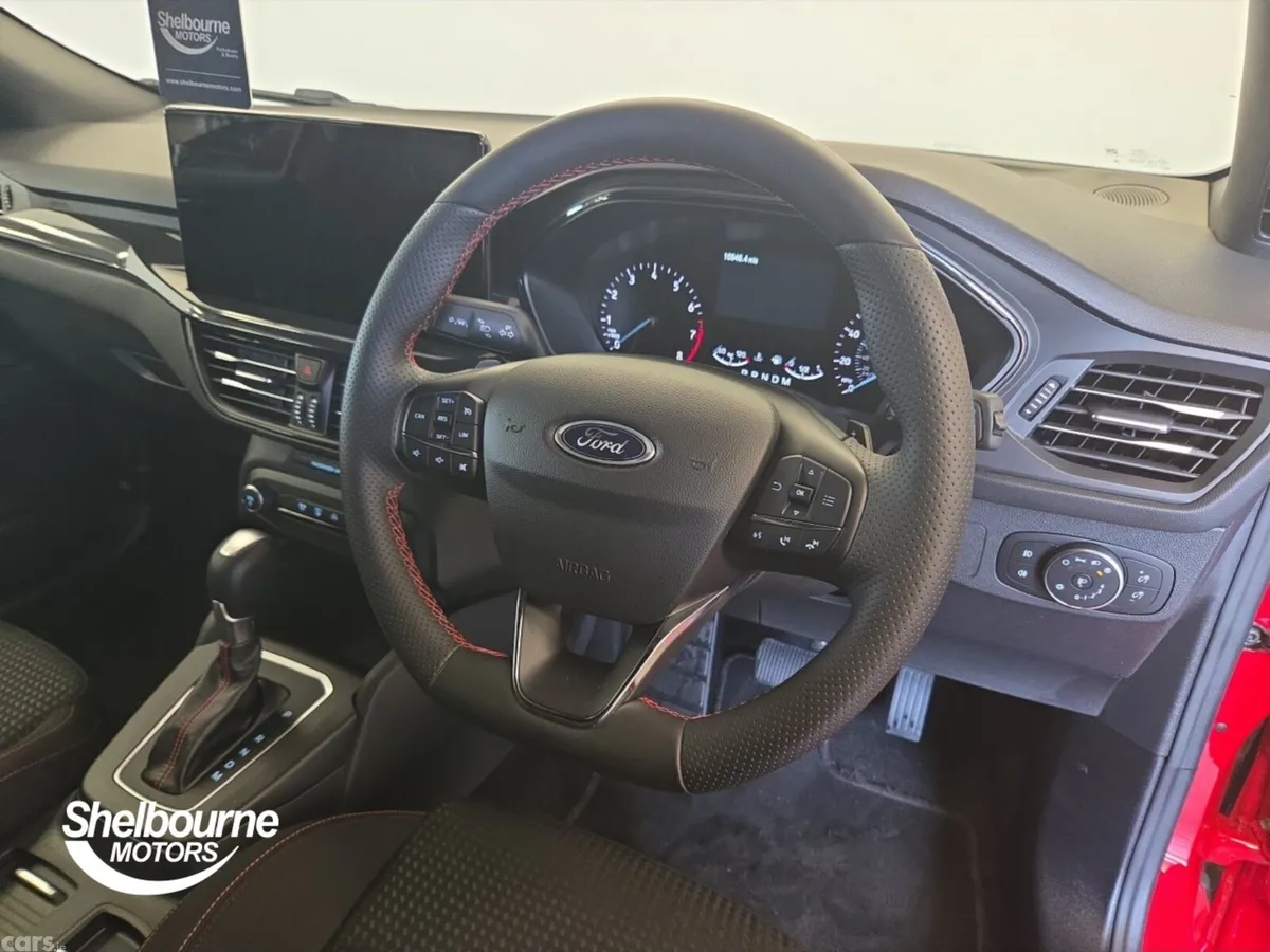 Ford Focus Hatchback, Petrol, 2023, Red