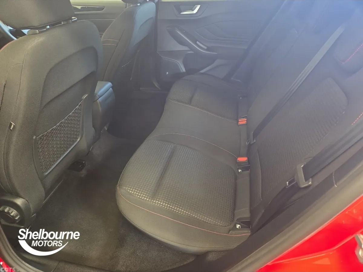 Ford Focus Hatchback, Petrol, 2023, Red