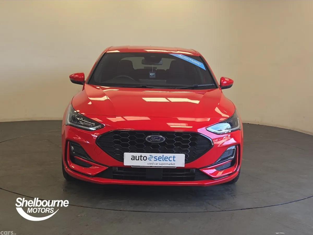 Ford Focus Hatchback, Petrol, 2023, Red