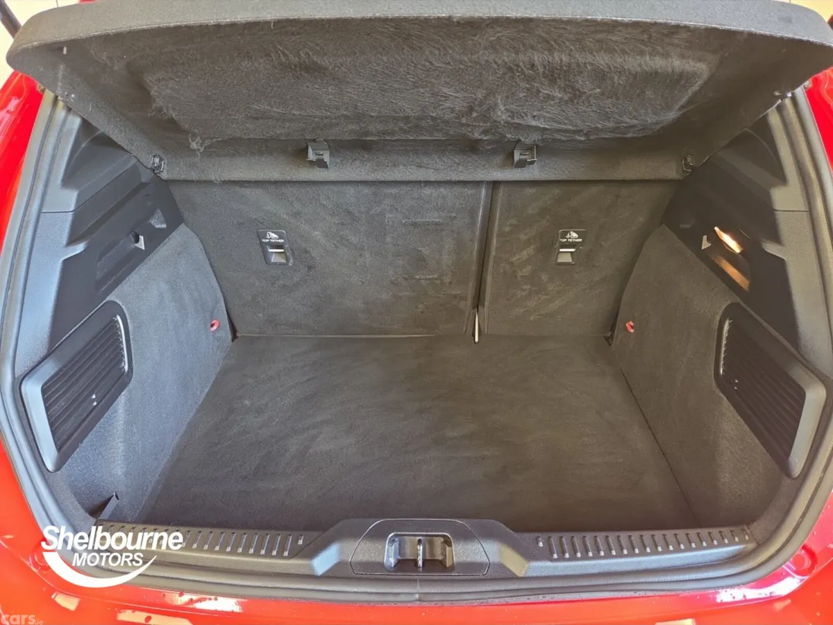 Ford Focus Hatchback, Petrol, 2023, Red