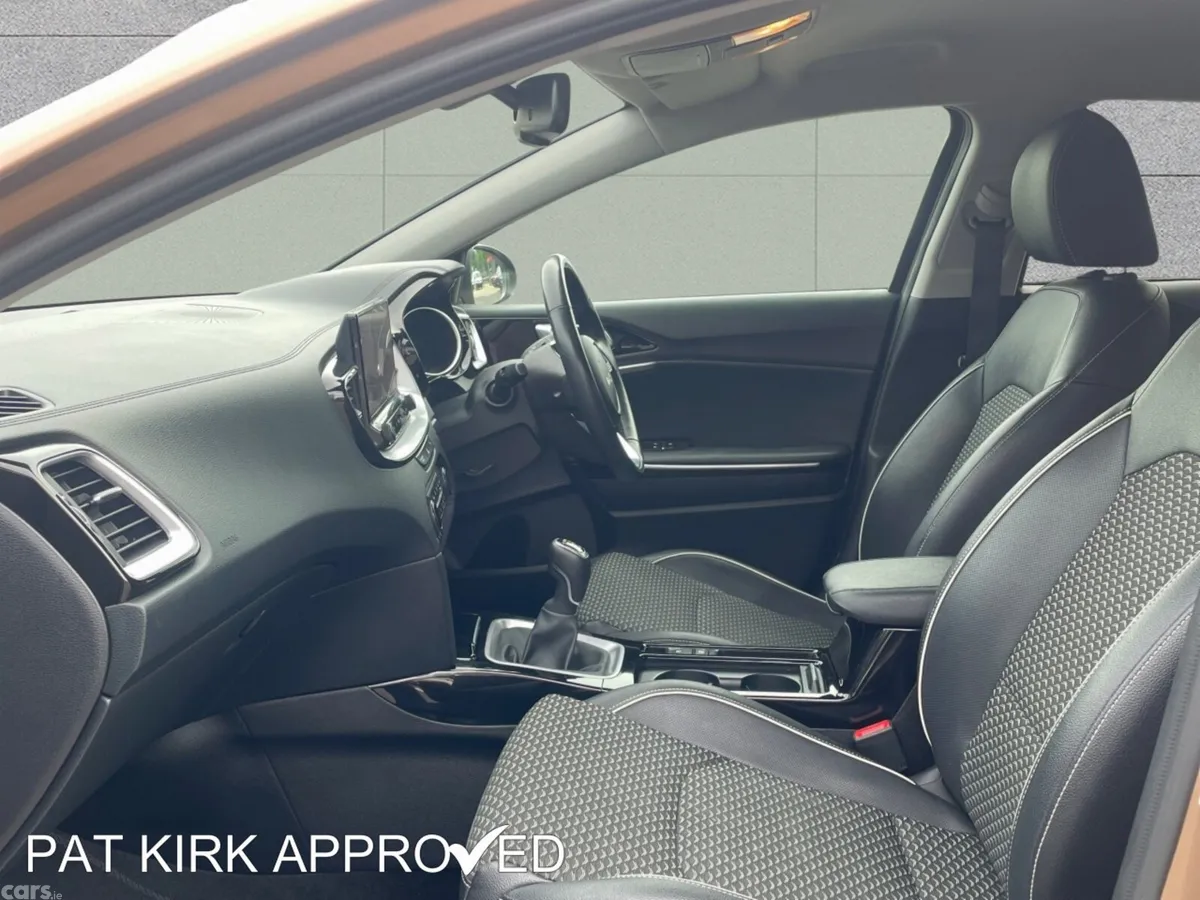 Kia XCeed Hatchback, Petrol, 2022, Bronze