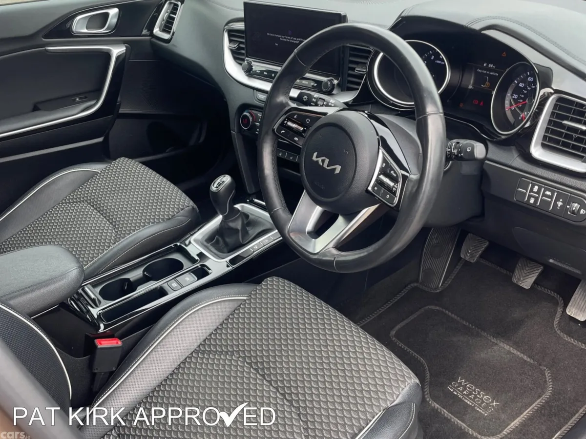 Kia XCeed Hatchback, Petrol, 2022, Bronze