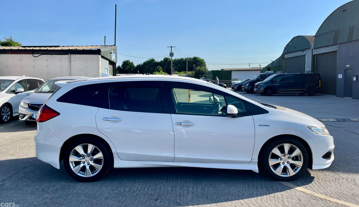 Honda Jade MPV, Petrol Hybrid, 2016, White