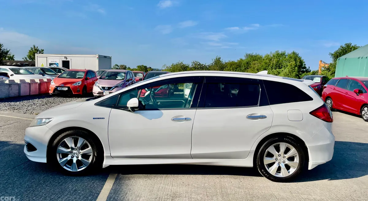 Honda Jade MPV, Petrol Hybrid, 2016, White