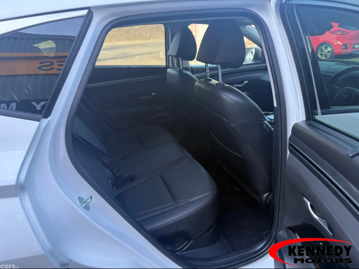 Hyundai Tucson MPV, Petrol Hybrid, 2023, White