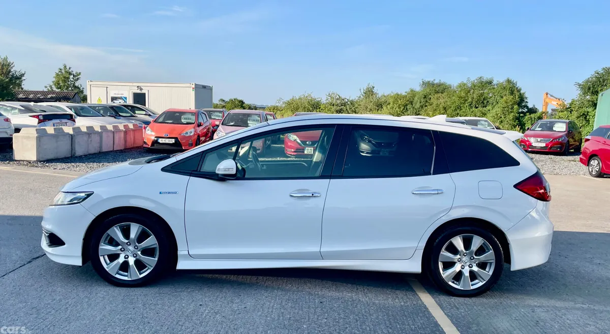 Honda Jade MPV, Petrol Hybrid, 2015, White