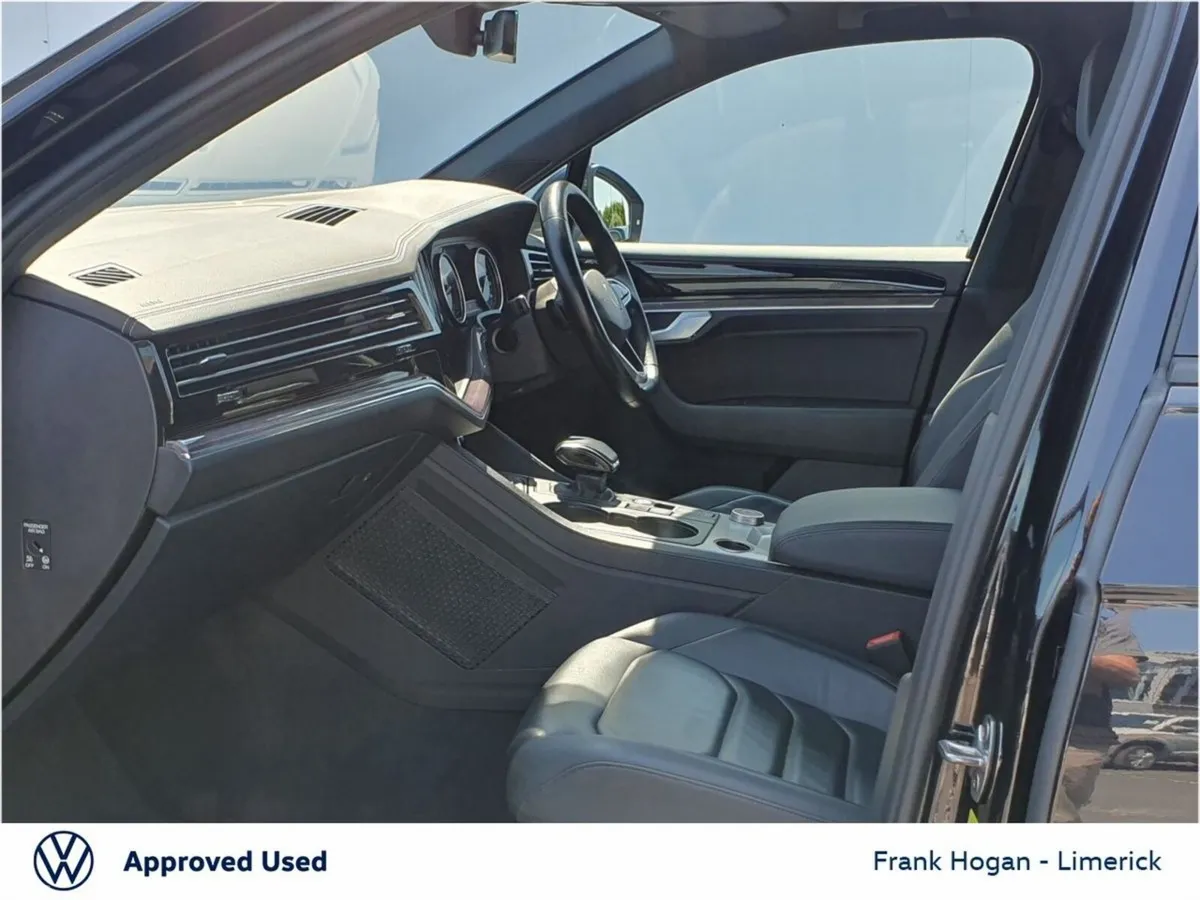 Volkswagen Touareg SUV, Diesel, 2021, Black